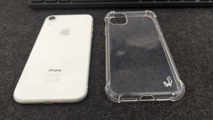 Apple iPhone XR MINT CONDITION!!!