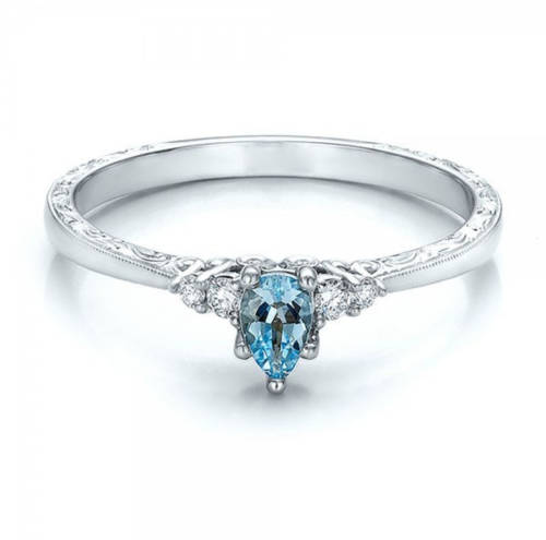 GORGEOUS NATURAL AQUAMARINE AND WHITE TOPAZ 925 STAMPED RING. SIZE 6