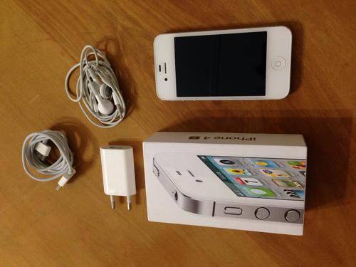 iPhone 4S 32GB white