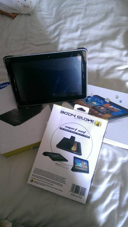 Samsung 10.1 Tablet (First Gen) with Samsung keyboard and cover Combo