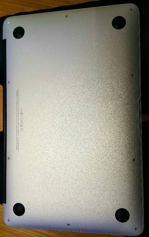 MACBOOK AIR 11" FOR SALE.