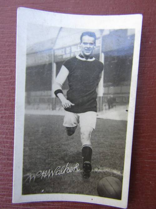 SOCCER COLLECTORS CARD - EARLY 1900`s / Lot of 1 card.