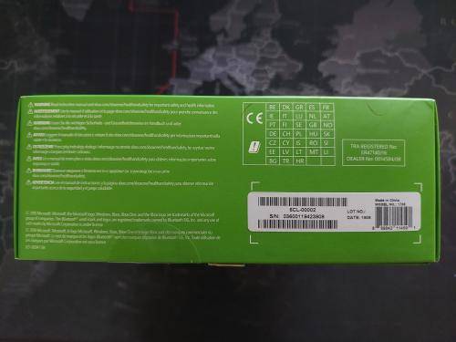 Xbox One Controller + FREE New Kontrol Freek Thumbsticks worth R299.00 - Good as New Condition