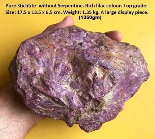 Pure Stichtite. Rich colour. Weight=1350gm (+-6750ct). Looks similar to Sugilite