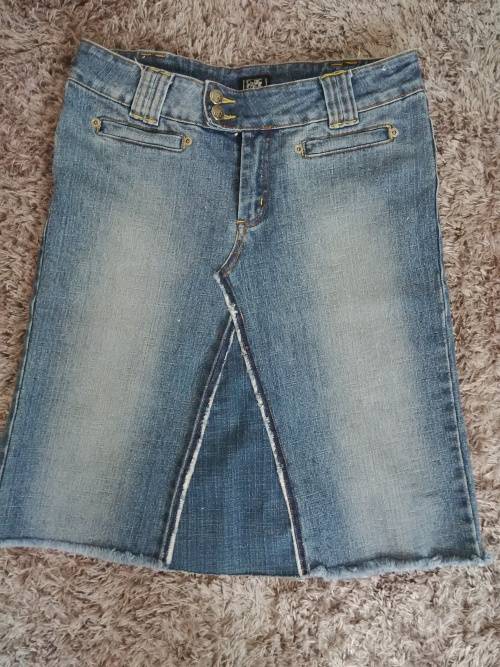LADIES SKIRT SIZE 10