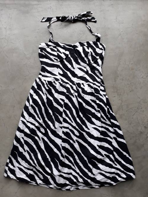 LADIES SUMMER DRESS SIZE SMALL