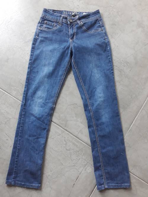 JEANS SIZE 6 ( FITS GIRLS 13-14)