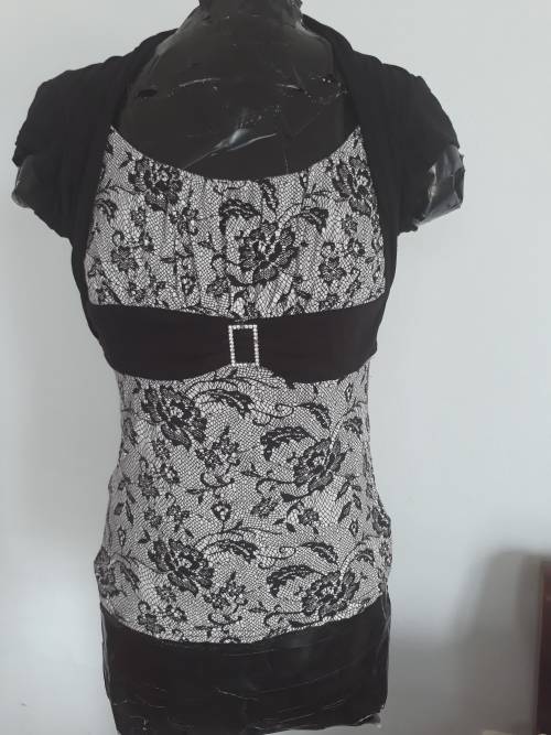 T-SHIRT TOP SIZE 36