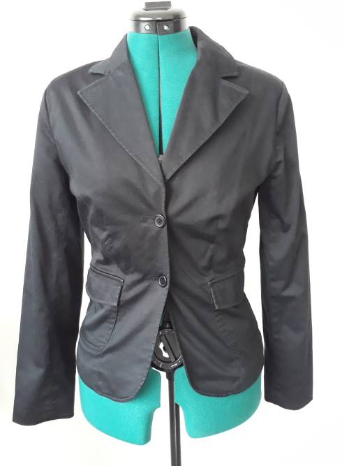 STUNNING BLAZER SIZE MED