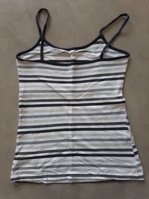 STRAPPY TOP SIZE SMALL