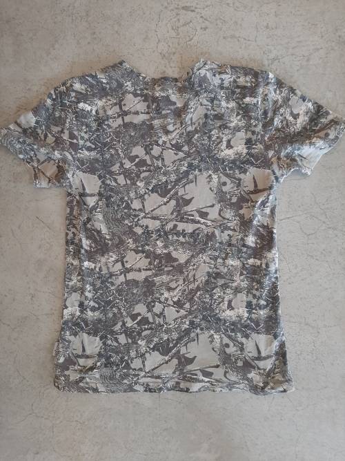 GIRLS/BOYS CAMO T-SHIRT SIZE 12-13 YEARS