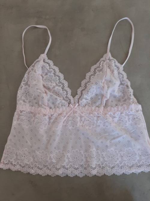 CUTE BRALETTE SIZE MED