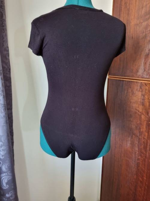 BLACK BODYSUIT T-SHIRT SIZE M
