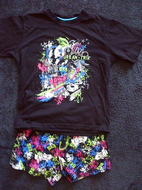 BOYS SLEEPSET SIZE 9/10 YEARS