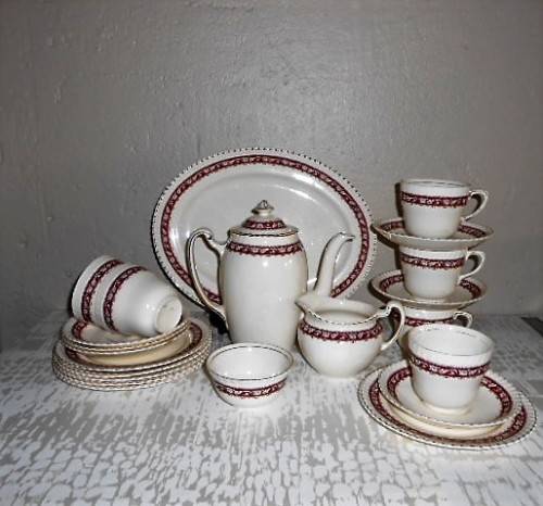 LOVELY OLD ENGLISH PATTERN  22 PIECE TEA SET  JOHNSON BROS