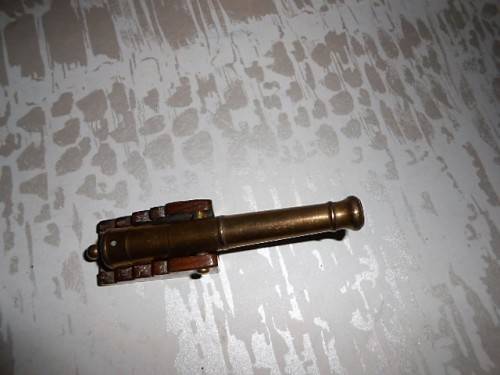 VINTAGE  MINIATURE BRASS & WOOD CANNON