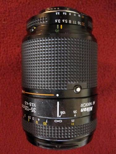 Nikon AF Nikkor 35-135mm Macro Zoom f3,5-4,5"Wide angle to Portrait"