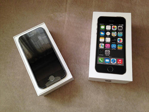 KILLER DEAL!!! Apple iPhone 5S 16GB Space Gray Brand New! Including Documentation