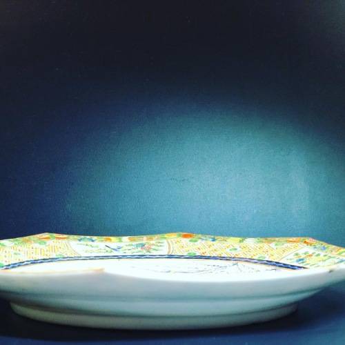 A MID CENTURY CHINESE PORCELAIN ROOSTER PLATE