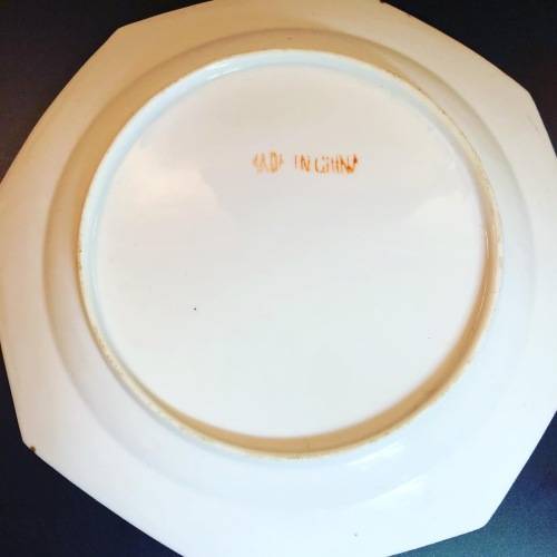 A MID CENTURY CHINESE PORCELAIN ROOSTER PLATE