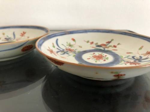 A SET OF CHINESE EXPORT PORCELAIN PLATES