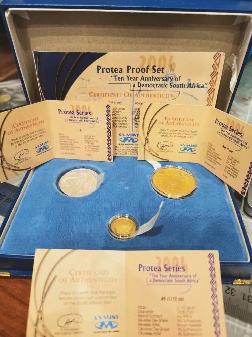 2004 "Ten Year Anniversary of a Democratic SA" - Protea Proof Set - Gold 1oz + 1/10th oz + Silver R1