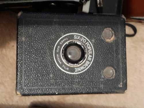 9 Beautiful old cameras  Not Tested sold as a lot one bid for all