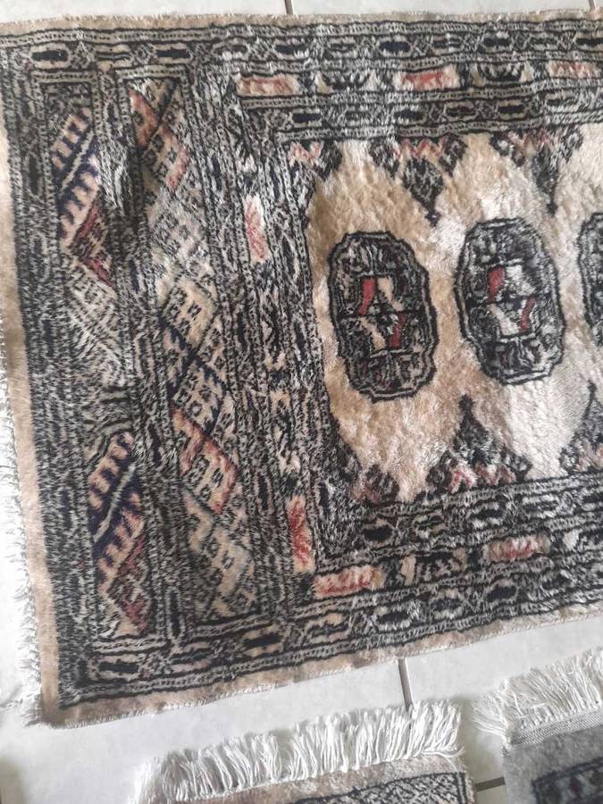 5 Persian Mini Woven Rugs Mat 30x30cm and one 96x 64cm  Bigger Rug