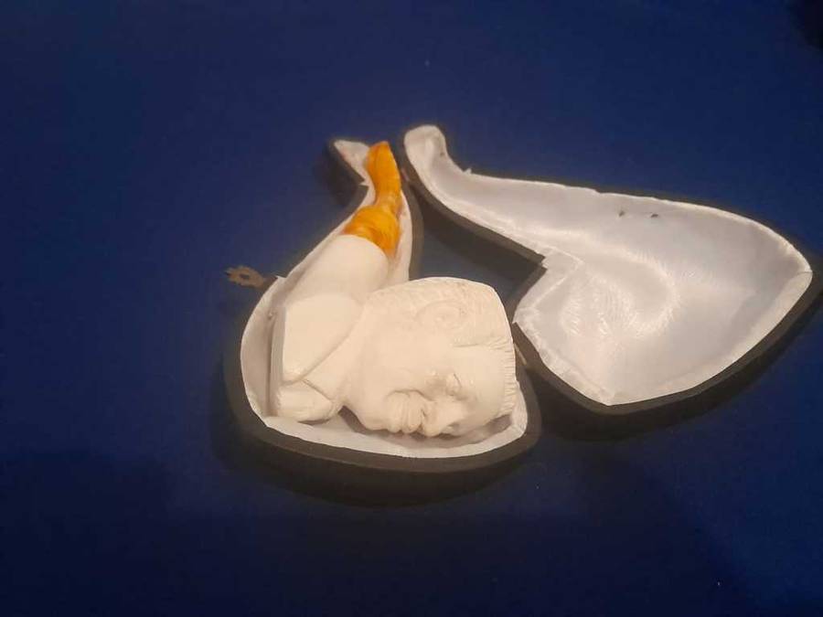 Hand Carved Wood Pipe Old Man Face Unused Original Case small chip at the back