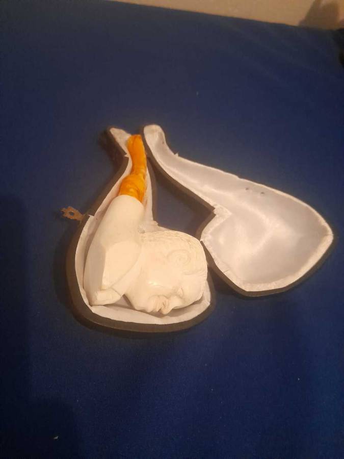 Hand Carved Wood Pipe Old Man Face Unused Original Case small chip at the back