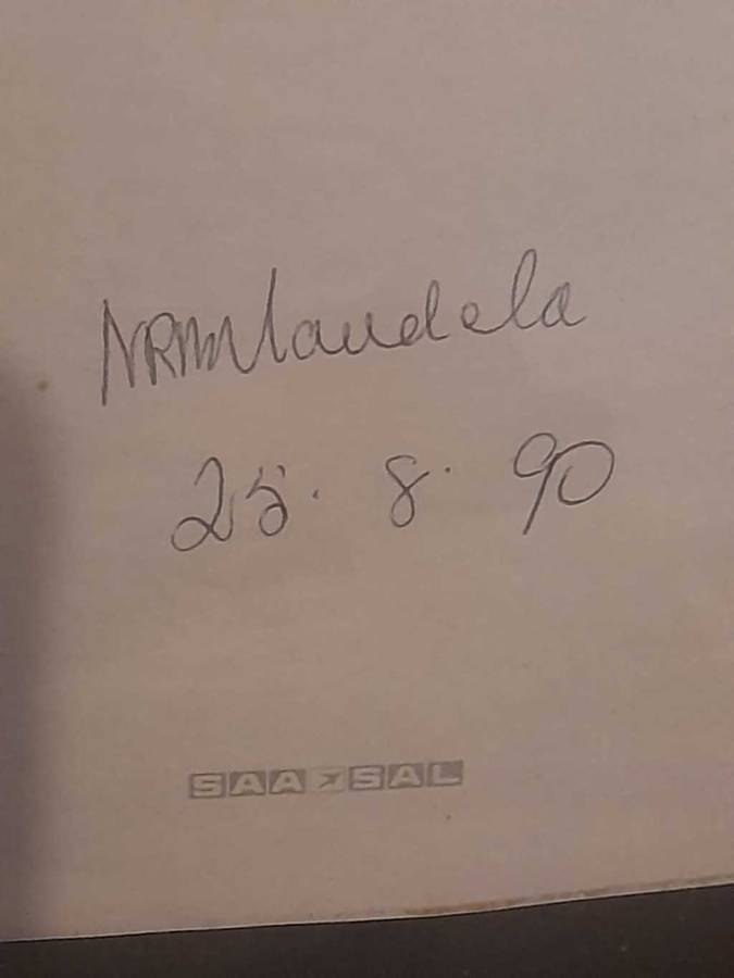 ORIGINAL SIGNATURE OF FORMER PRESIDENT NELSON R. MANDELA memorabilia
