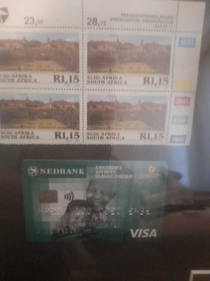 ORIGINAL SIGNATURE OF FORMER PRESIDENT NELSON R. MANDELA memorabilia