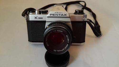 Pentax K1000 Film SLR  Camera is in working order. Pleas check actual pictures.Shipping R45