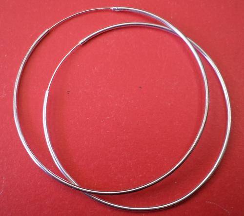 SILVER EARINGS FOR THE LADY'S.