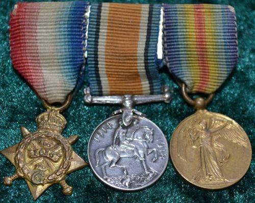 Miniature WWI Mons star trio.