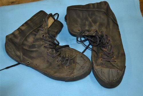 Rhodesian Anti-Tracking boots Bush War Era. Looks like a size 8