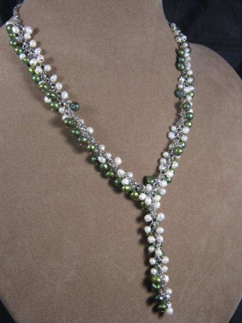 Green and White freshwater pearl necklace - 45 cm
