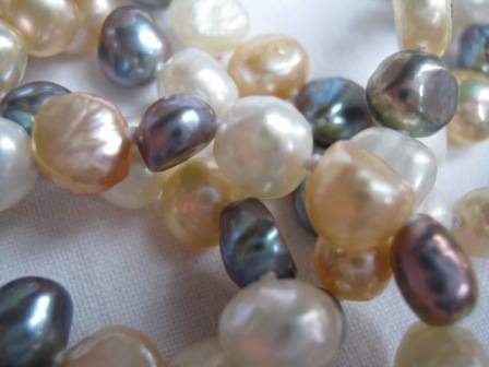 94 cm White, Pink and Black baroque freswater pearl necklace