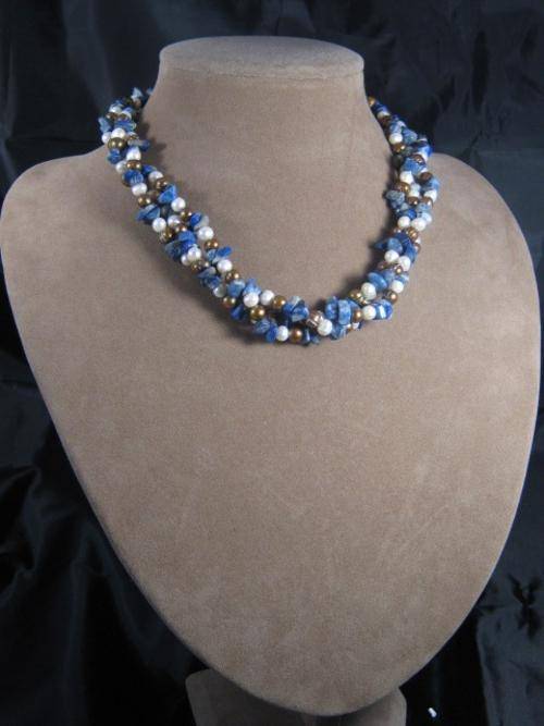 Genuine white and gold freshwater pearl necklace with lapis lazuli detail