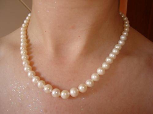 REAL freshwater pearl Necklace - White- 7 to 8 mm