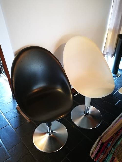 2x Designer Retro Bar Stools - Beautiful Find! Black & White