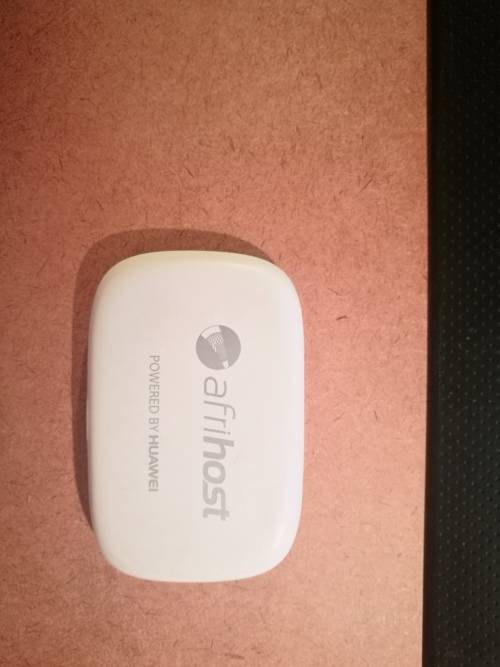 Huawei e5331 Mobile WiFi Hotspot - Mifi - Excellent condition