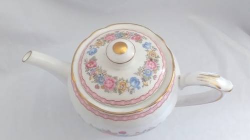 Delicate Shelley Pompadour design Coffee pot