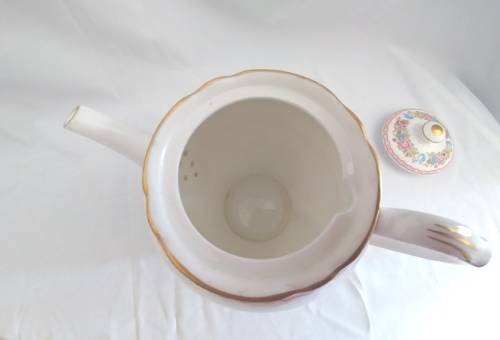 Delicate Shelley Pompadour design Coffee pot