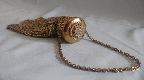 Whiting and Davis beautiful, rare gate top Gold mesh purse design 1920s