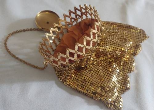 Whiting and Davis beautiful, rare gate top Gold mesh purse design 1920s