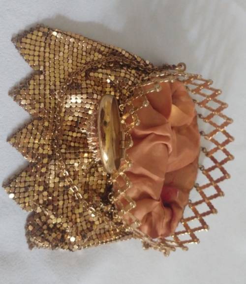 Whiting and Davis beautiful, rare gate top Gold mesh purse design 1920s