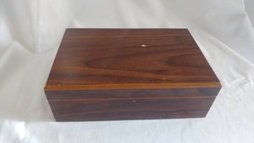 Humidor Cigar box Wooden veneer and Cigar holder