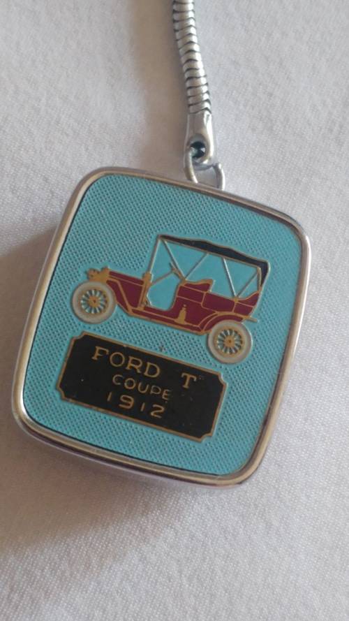 Decorative Musical Model T-Ford car wind-up music box keychain