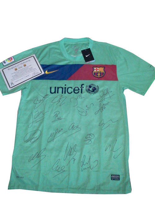 2010/2011 Barcelona Team signed Soccer Jersey +COA